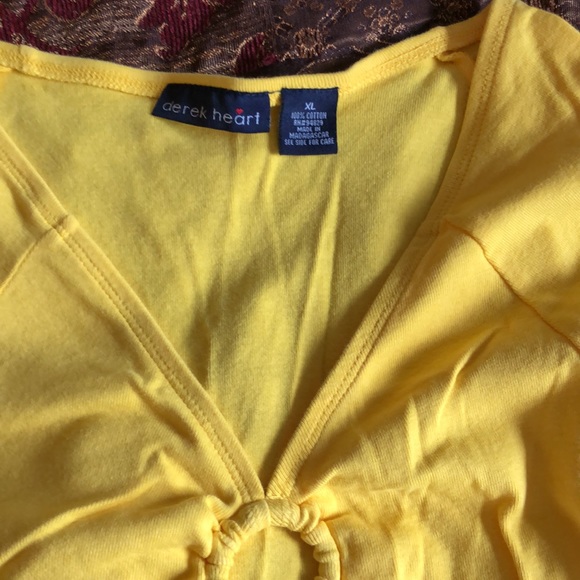 Ladies top - Picture 3 of 3